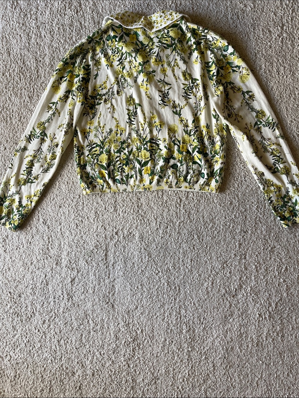 Alice + Olivia CARSON PRINTED CARDIGAN Fresh Air Butter Yellow Floral - Picture 8 of 11